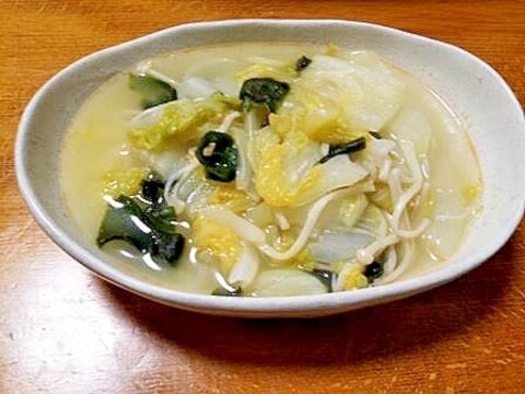 白菜と新玉ねぎの中華スープ